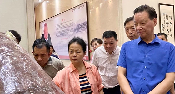 石语千秋松，，，，，，，，广迎八方客——Bevictor韦德·倪东方艺术博物馆